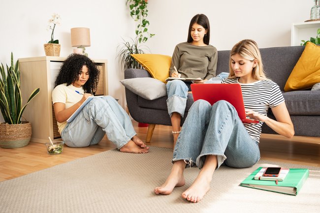 Studentische Wohngemeinschaft: Tipps zur Mietvertragsgestaltung