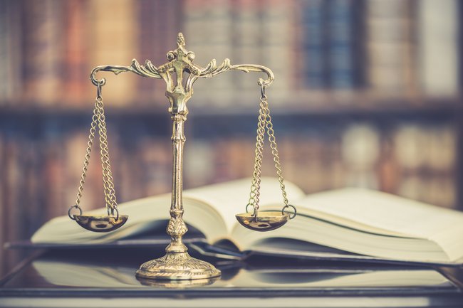 Ungerechtfertigten Baustopp erwirkt: Muss Wohnungseigentümer Schaden ersetzen?
