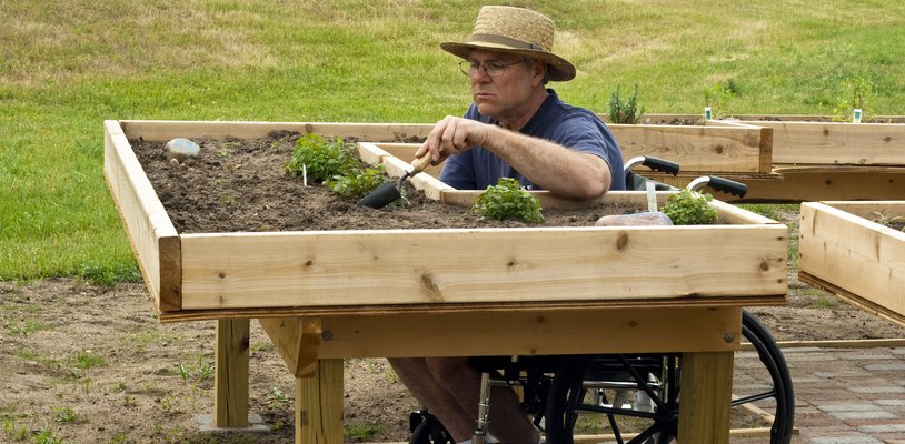Behindertengerechter Gartenumbau