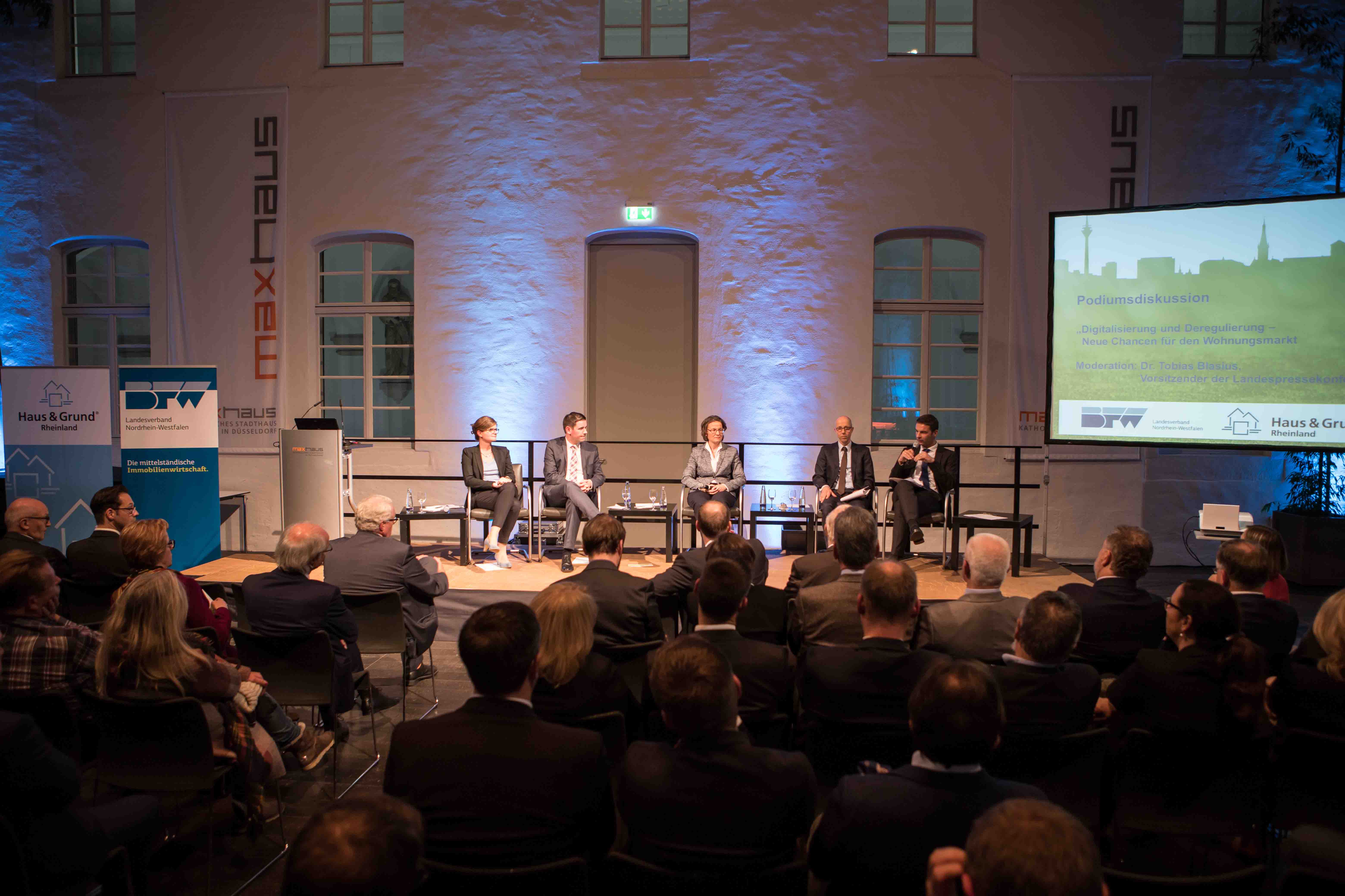 Podiumsdiskussion Podiumsdiskussion